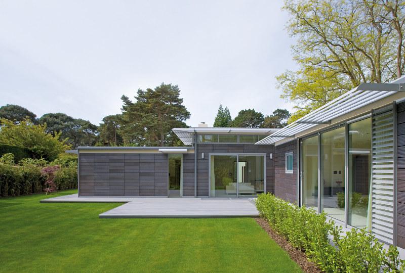 Jalousien können einen angenehmen Akzent in der Architektur eines Hauses bilden. Foto Renson